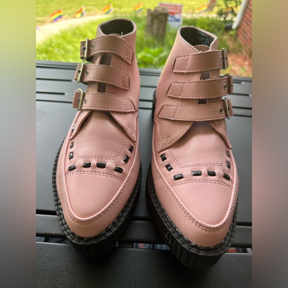 T.U.K Pink Tukskin 3 Buckle Pointed Creeper Boot Men’s 6 Women’s 8 Platform